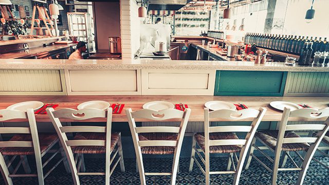 Salle de restaurant vide